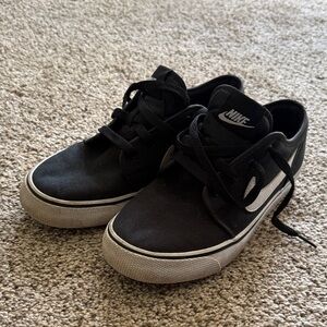 Nike Kids Black and White Sneakers